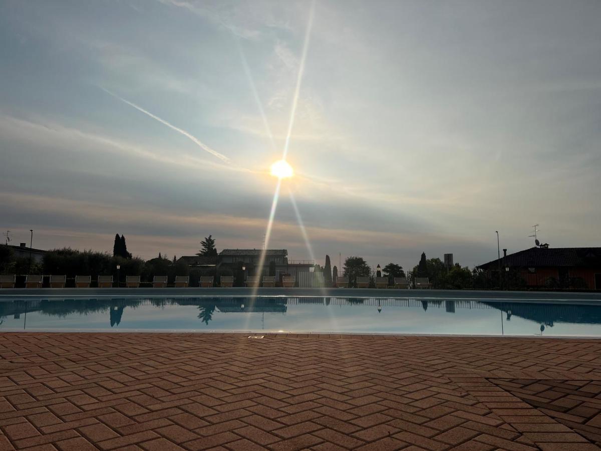 Le Terrazze Sul Lago Hotel & Residence Padenghe sul Garda Ngoại thất bức ảnh
