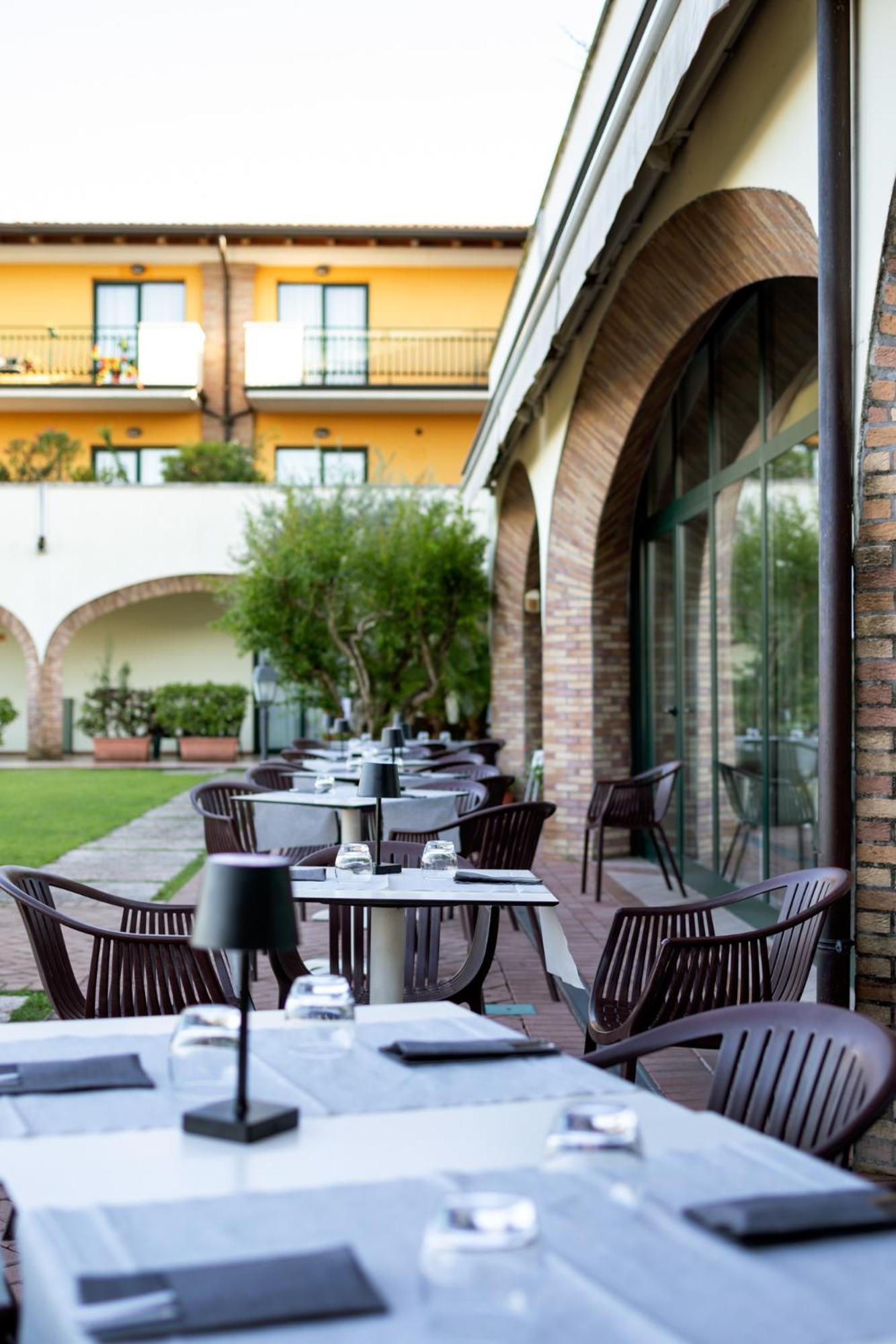 Le Terrazze Sul Lago Hotel & Residence Padenghe sul Garda Ngoại thất bức ảnh