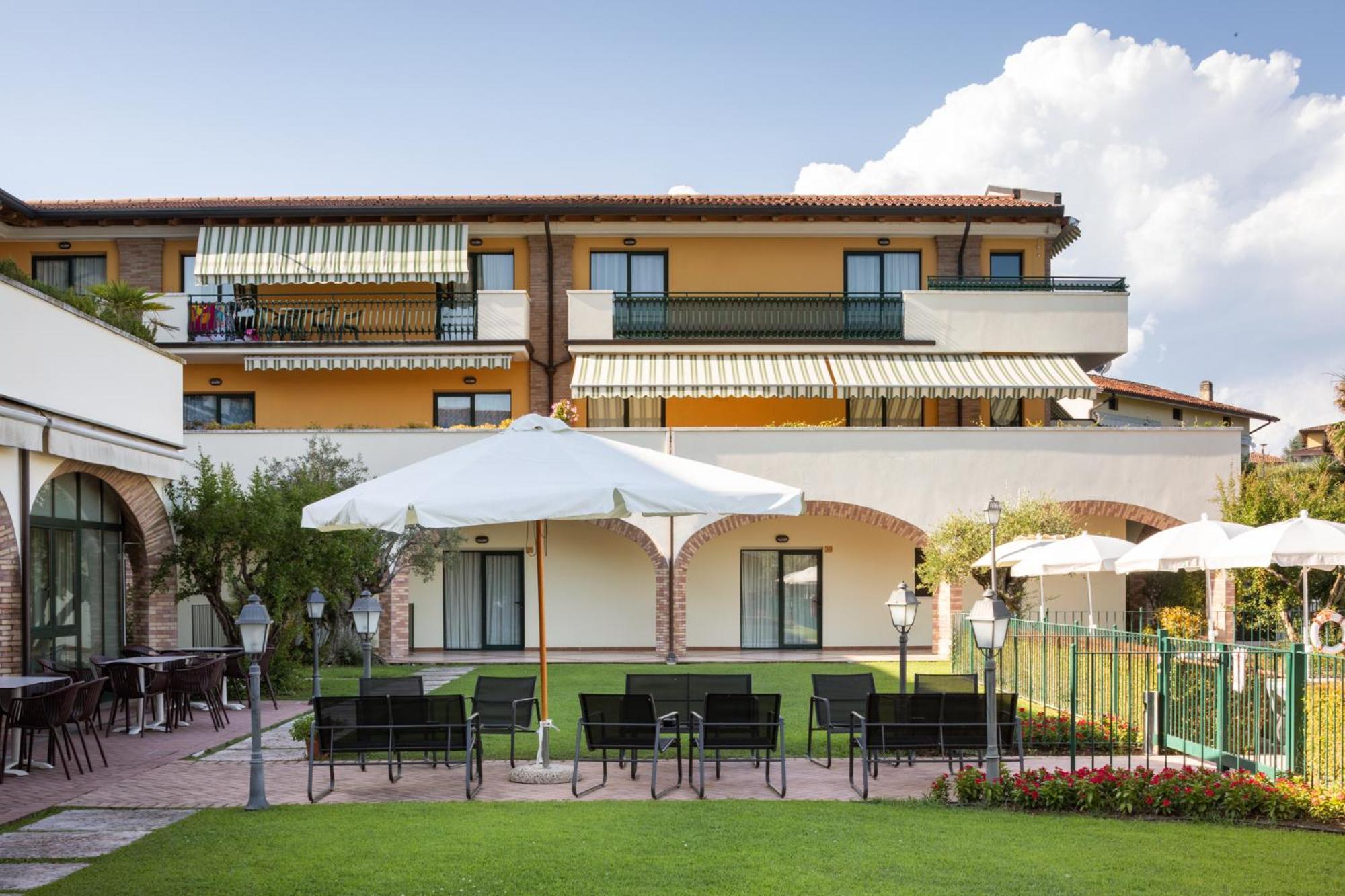 Le Terrazze Sul Lago Hotel & Residence Padenghe sul Garda Ngoại thất bức ảnh