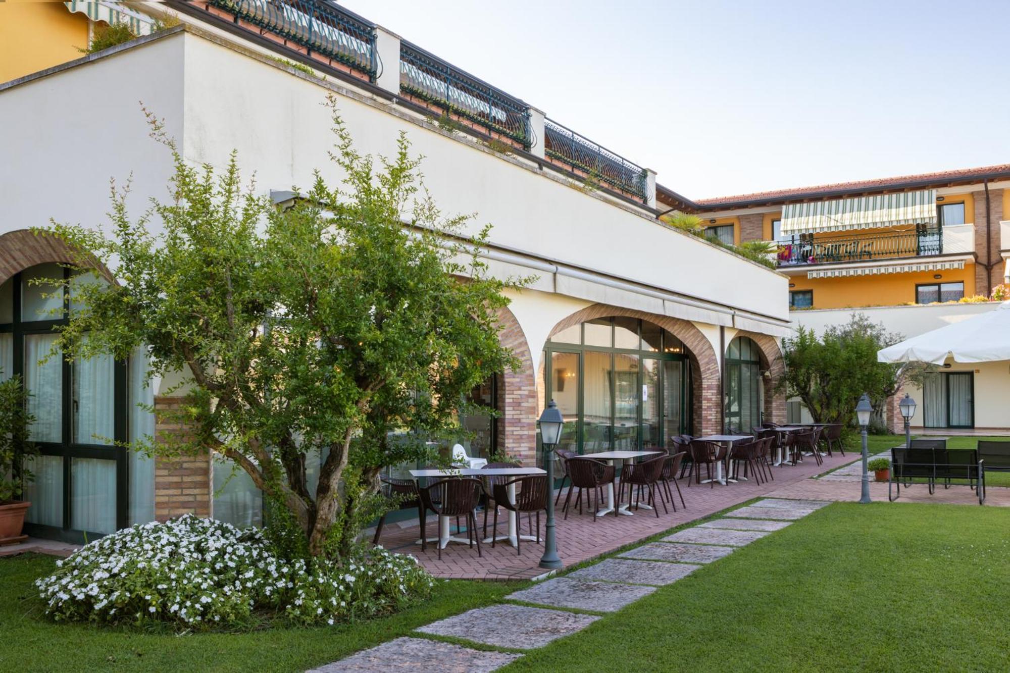 Le Terrazze Sul Lago Hotel & Residence Padenghe sul Garda Ngoại thất bức ảnh