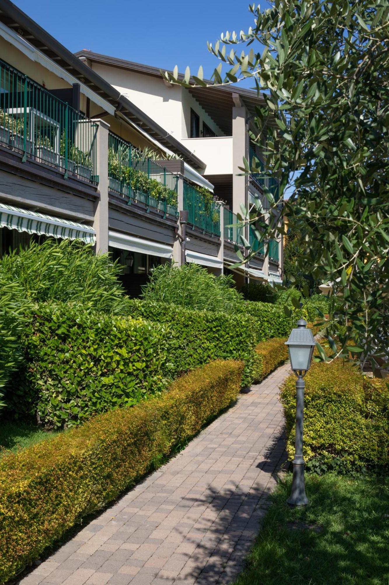 Le Terrazze Sul Lago Hotel & Residence Padenghe sul Garda Ngoại thất bức ảnh