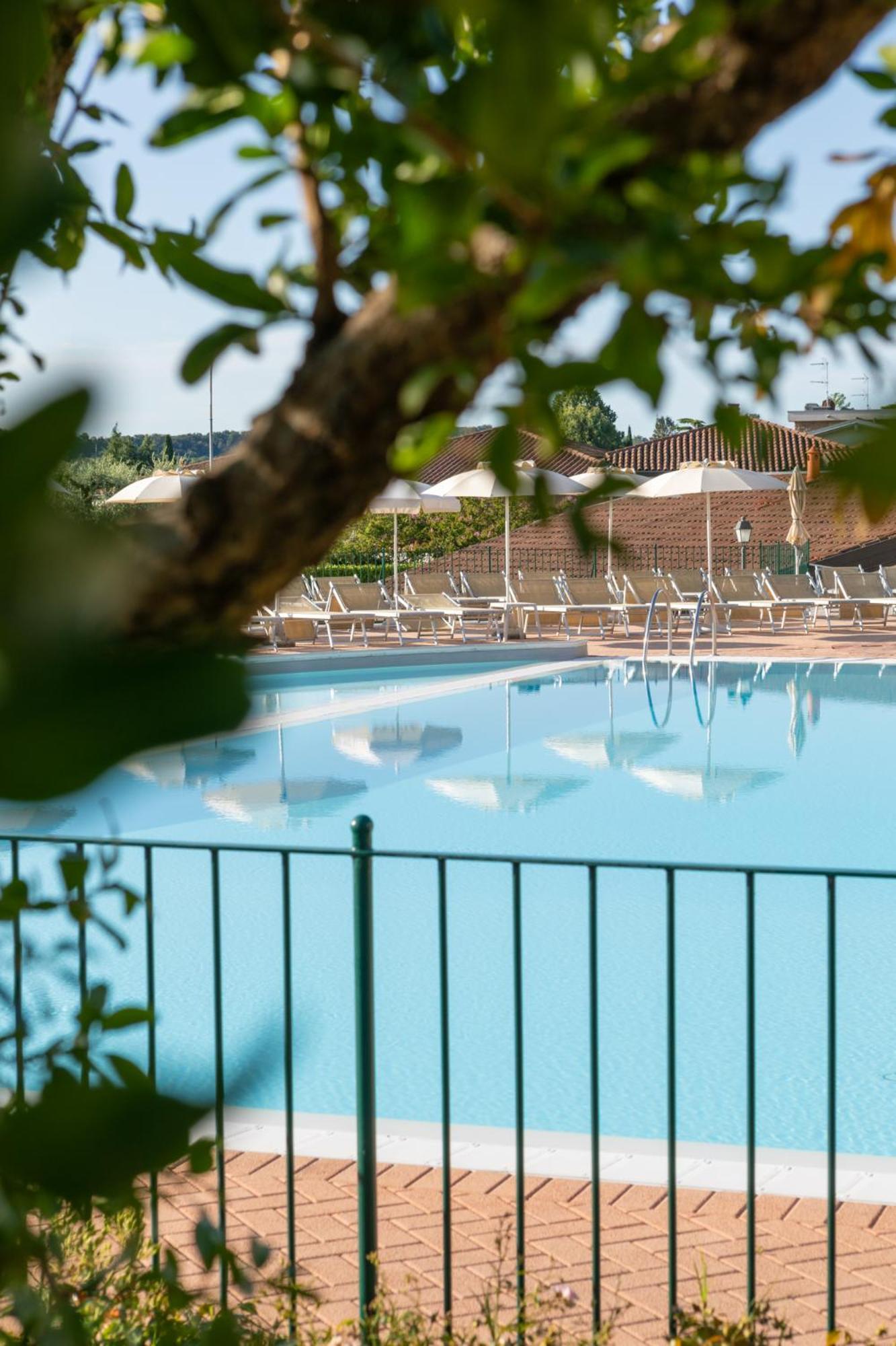 Le Terrazze Sul Lago Hotel & Residence Padenghe sul Garda Ngoại thất bức ảnh