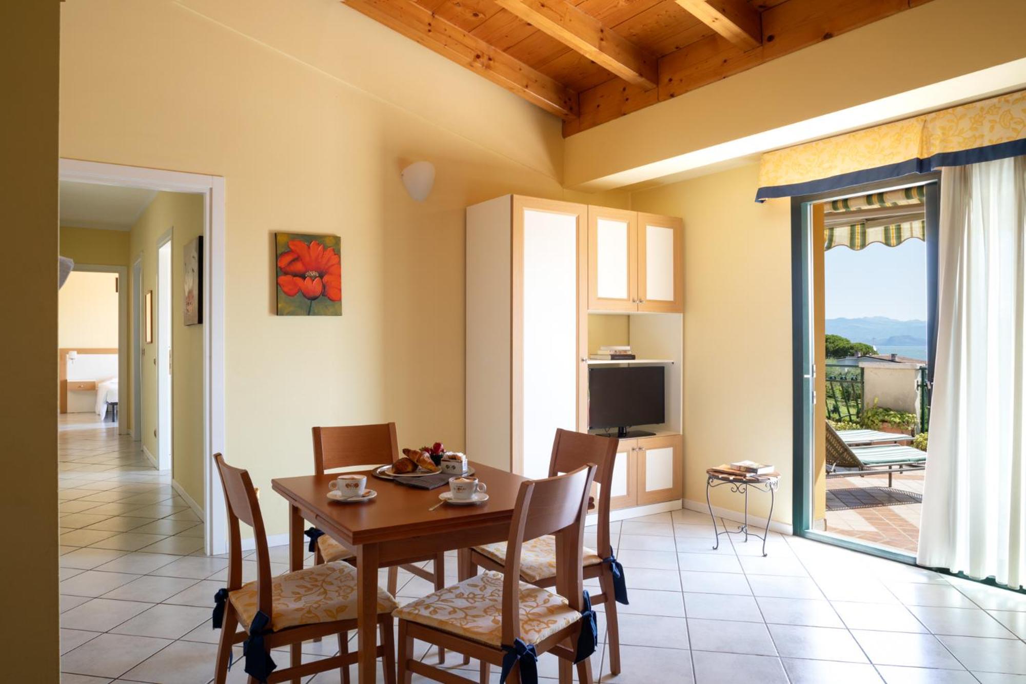 Le Terrazze Sul Lago Hotel & Residence Padenghe sul Garda Ngoại thất bức ảnh