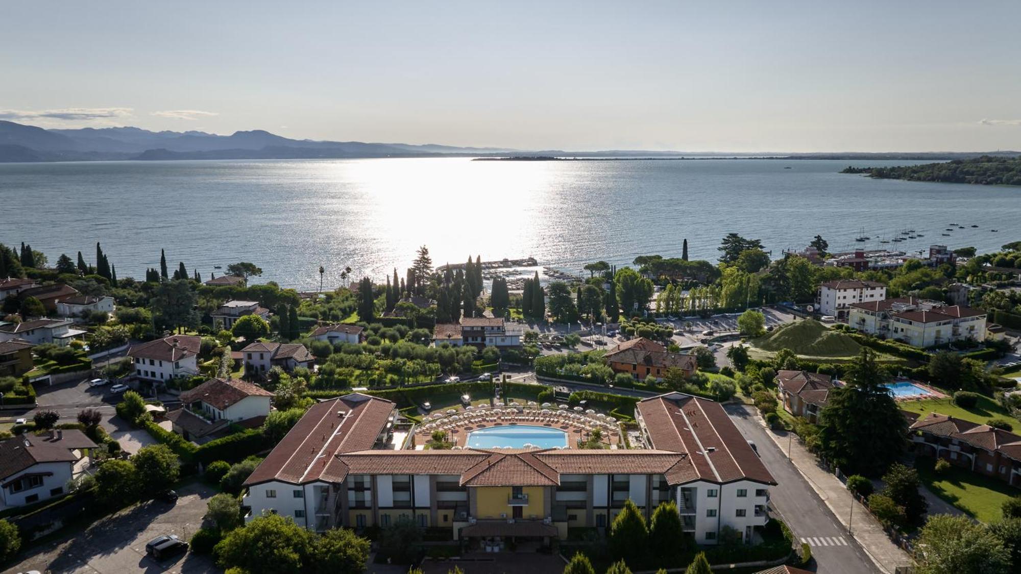 Le Terrazze Sul Lago Hotel & Residence Padenghe sul Garda Ngoại thất bức ảnh